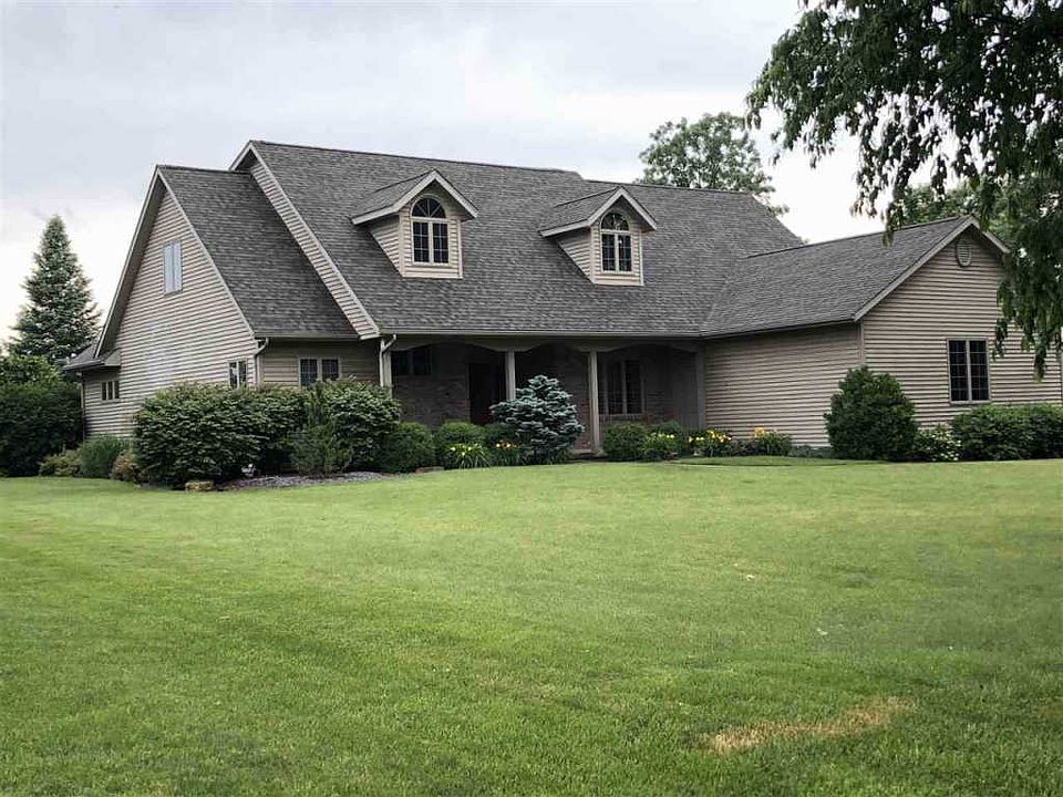 1st image of 3 Oak Creek Dr
