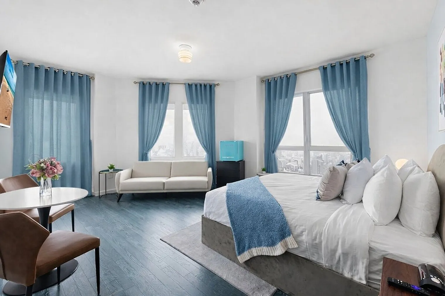 Studio, 1.0 bath, 355 sqft, $6,441 — Photo 1