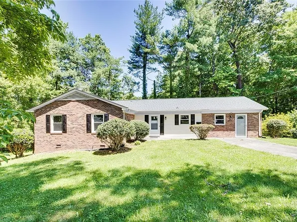 1100 Wells Cir, Asheboro, NC 27203