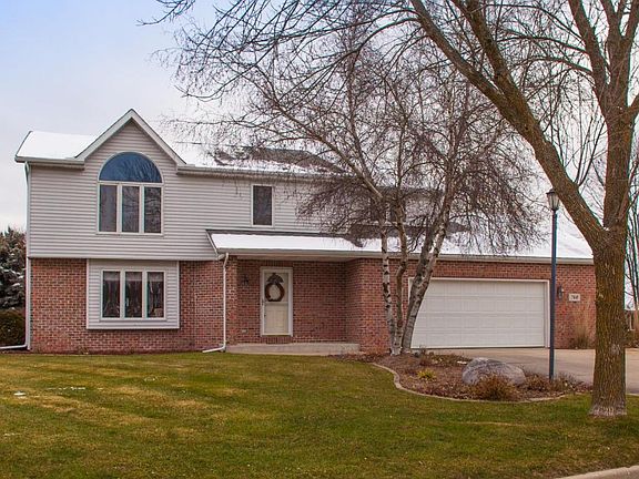 3rd image of 760 Marquette Ct