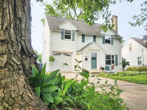 868 Blaine Ave, Janesville, WI 53545