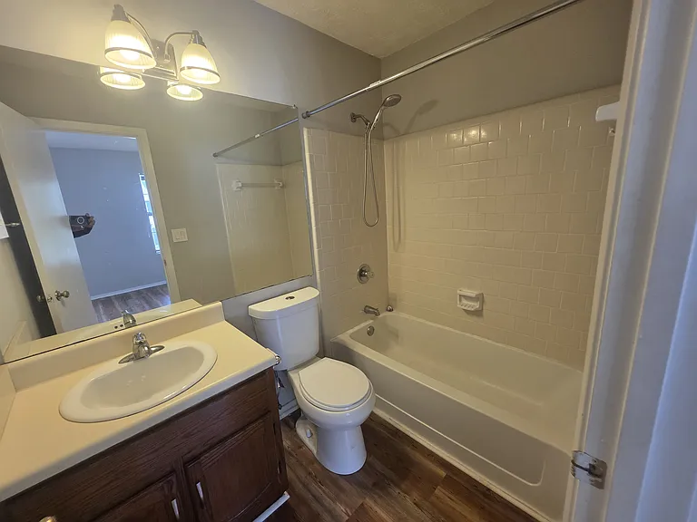 5722 Wells Cir — Photo 17