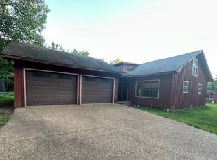 8994 Old Military Rd, Subiaco, AR 72865