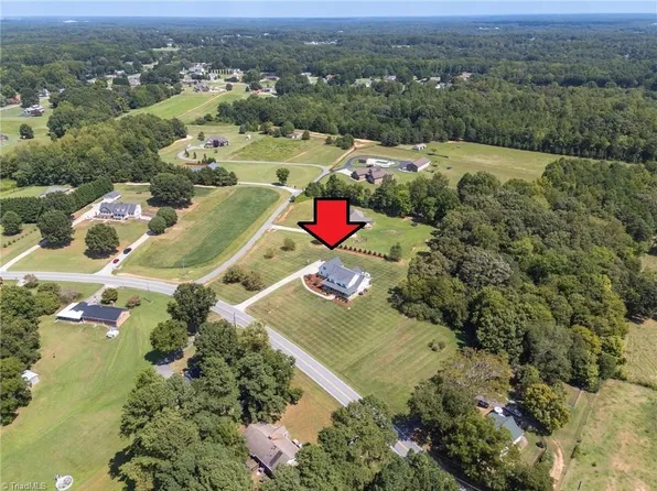 2488 Friendship Ledford Rd, Winston Salem, NC 27107
