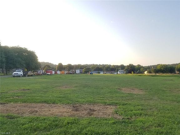2nd image of 1579 Gene St