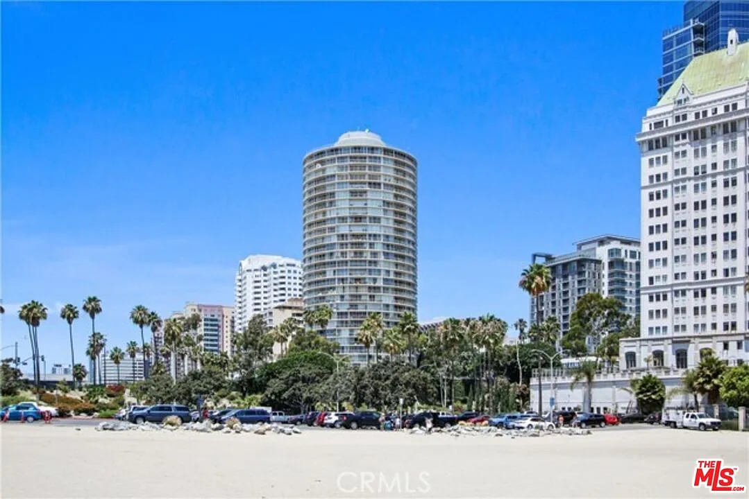 700 E Ocean Blvd — Photo 3