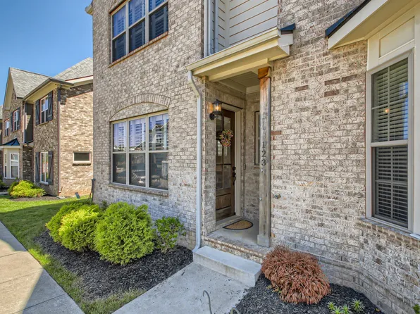 123 Savannah Ave, Pleasant View, TN 37146