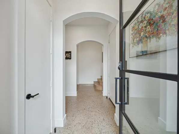 5104 Vandelia St, Dallas, TX 75235