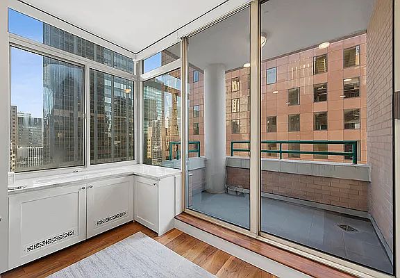 5th image of 145 E 48th St APT 32D