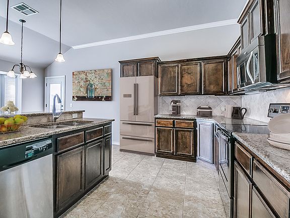 Gorgeous Granite, Lots of Storage, Stainless Appliances