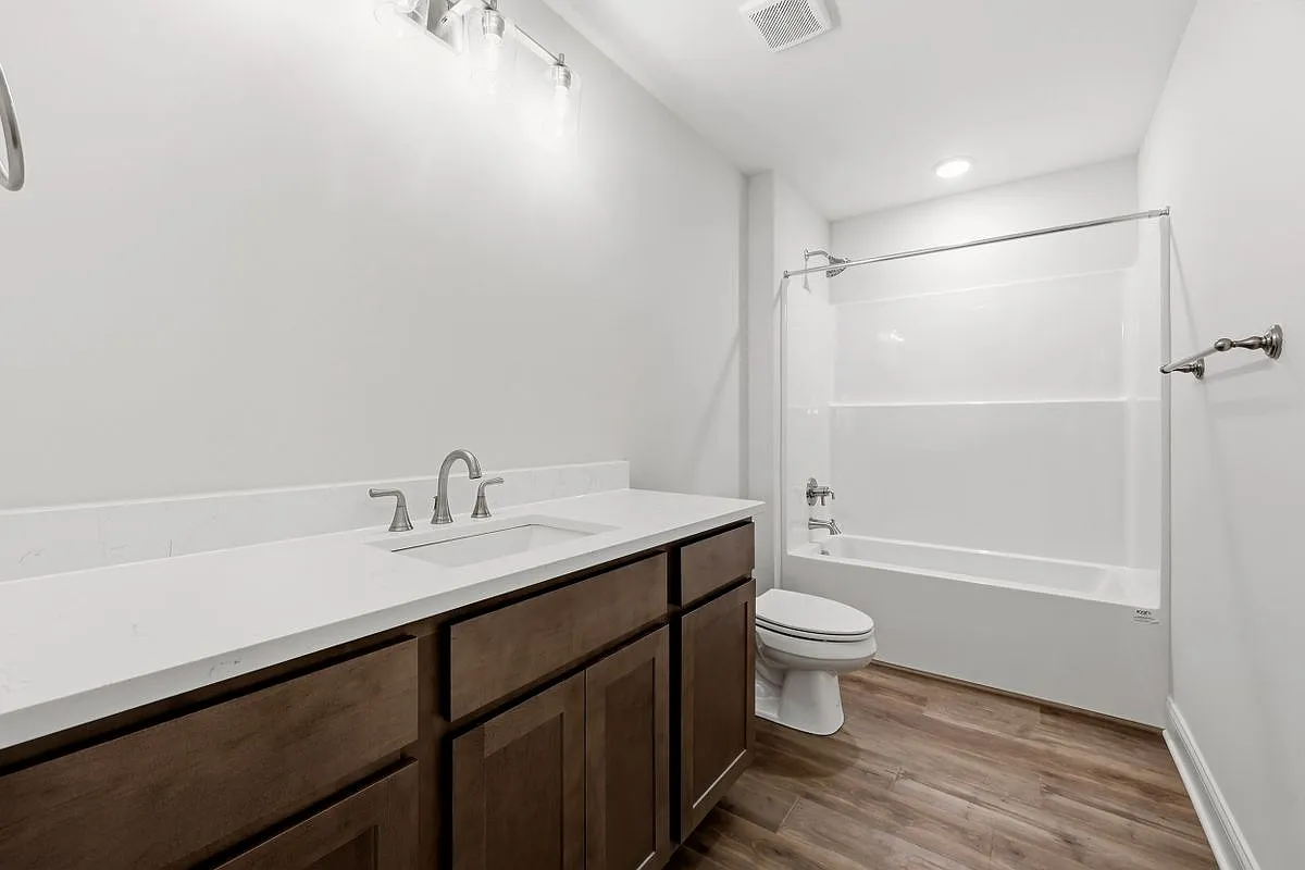 4 bed, 3.0 bath, 2653 sqft, $3,300 — Photo 3