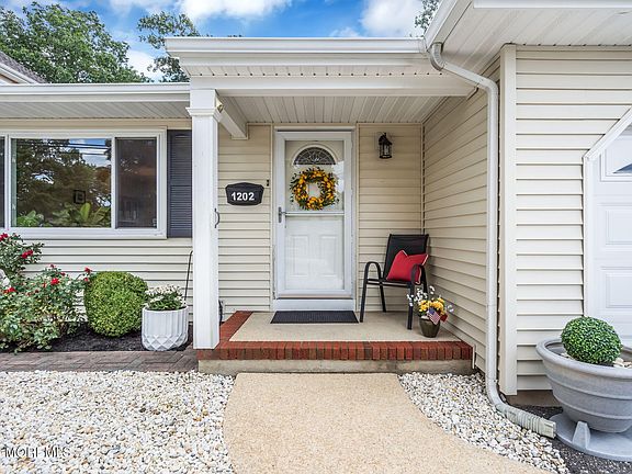 5th image of 1202 Northstream Parkway
