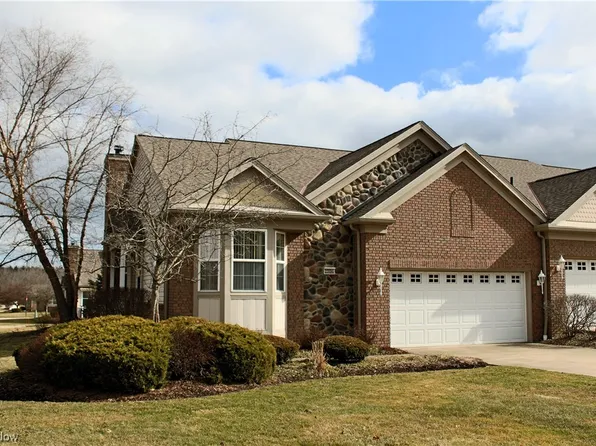 2986 Country Club Ln, Twinsburg, OH 44087