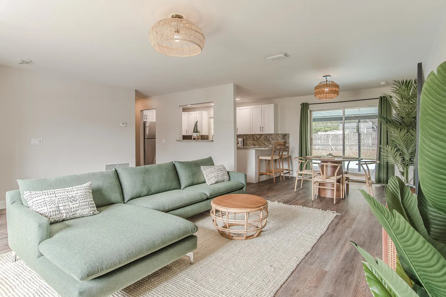 2 bed, 2.0 bath, 1323 sqft, $7,519 — Photo 1