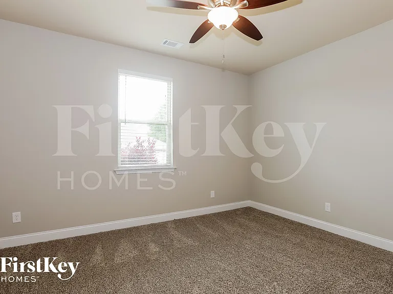 1022 Yorkshire Dr — Photo 10