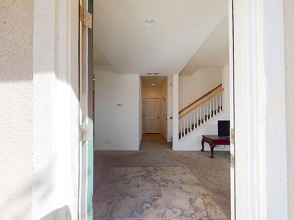 3rd image of 589 Betten Ct