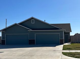 1412 N Azena St, Andover, KS 67002