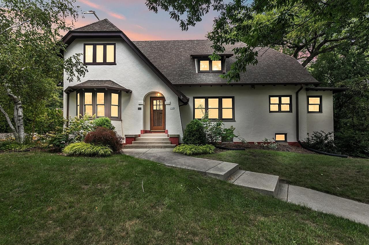 1728 Martha Washington DRIVE, Wauwatosa, WI 53213 Zillow