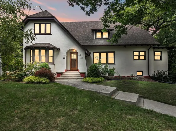 1728 Martha Washington DRIVE, Wauwatosa, WI 53213