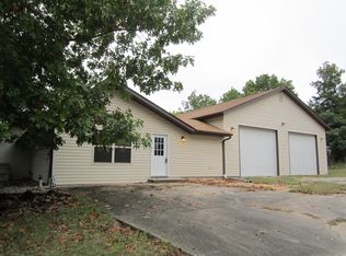 241 Teepee Ln, Kimberling City, MO 65686