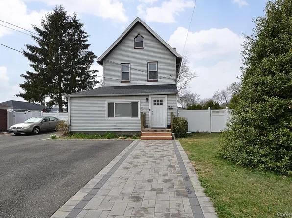 25 Hazel Street, Central Islip, NY 11722