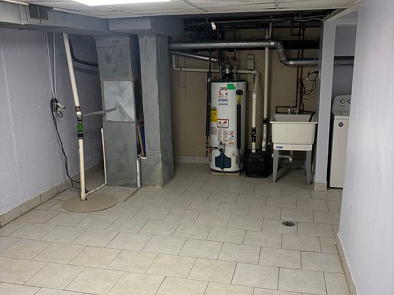3rd image of 549 Lynn Ct Unit A