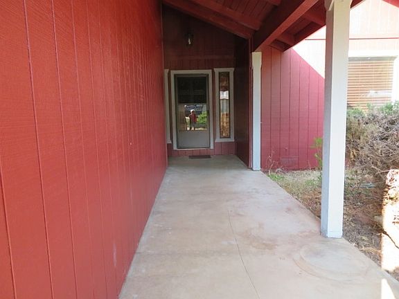 2nd image of 853 Valley View Dr
