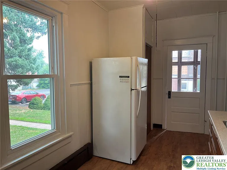 543 W Emaus Ave — Photo 53