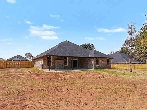 4th image of 2205 Winter Ridge Rd