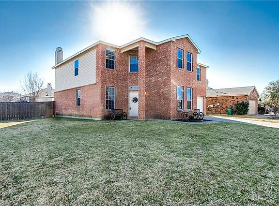 2nd image of 7701 Seven Oaks Ln