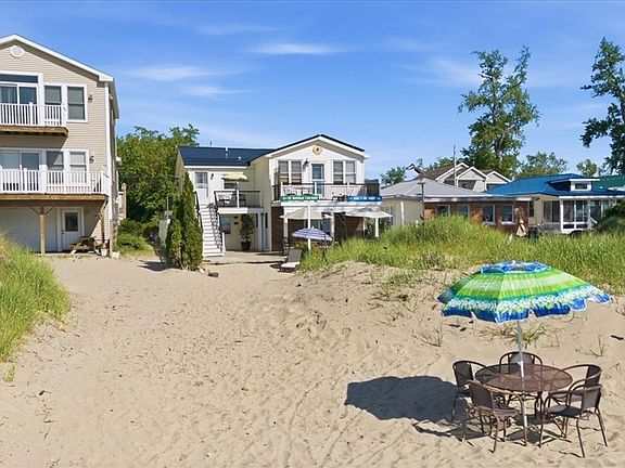 4th image of 982 S Shore Dr