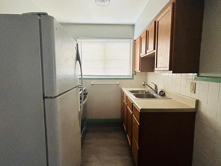 3047 Boudinot Ave — Photo 7