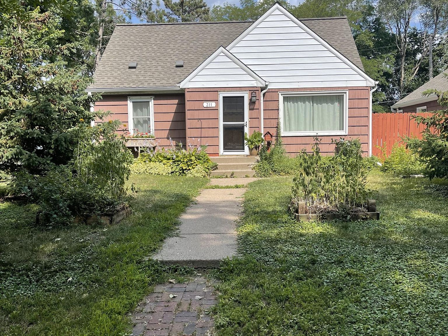311 14th Ave S, South Saint Paul, MN 55075 Zillow