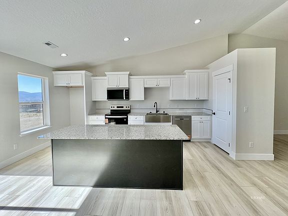 2nd image of 1707 Opal Dr