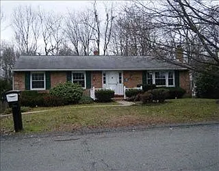 150 Kelvington Dr photo 1