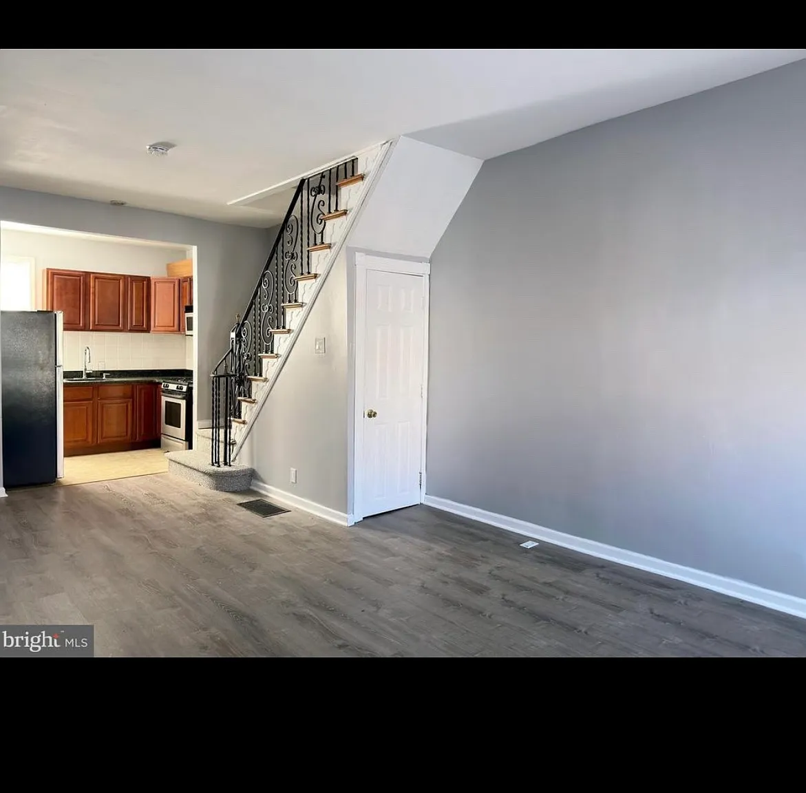 3 bed, 980 sqft, $1,800 — Photo 2