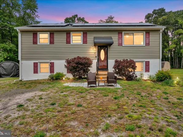 28 W Shore Dr, Southampton, NJ 08088