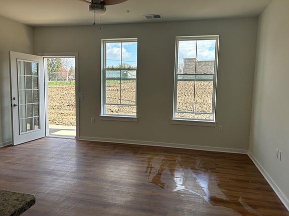 4th image of 33 Brookstone Dr #7