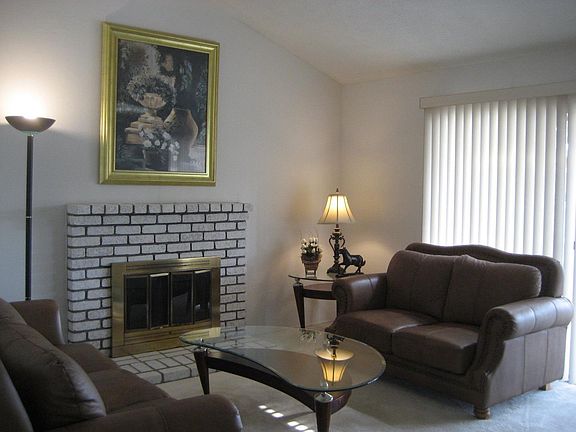 3rd image of 2851 Flint Ave
