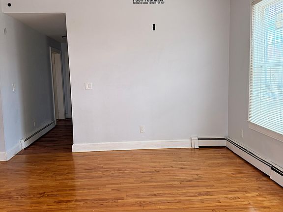 4th image of 281 Barnum Ave APT B