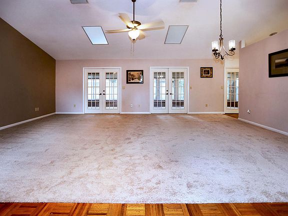 5th image of 6 Acacia Ct