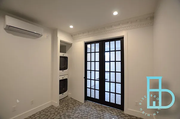 Rented by Miron Realty Group | media 18