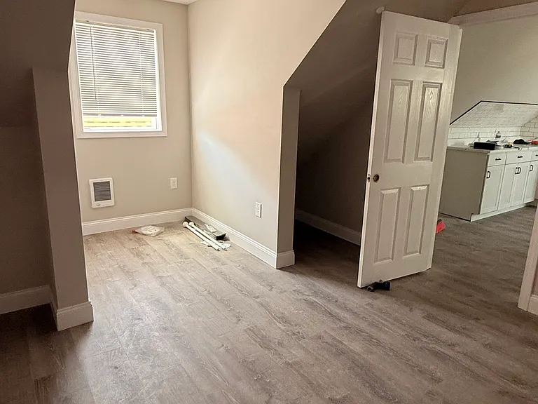 27-29 Emma St #3 — Photo 15