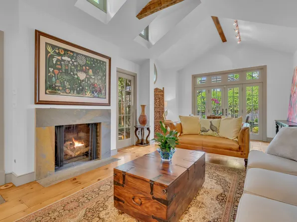 70 W Bridge St, New Hope, PA 18938