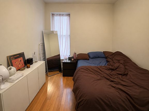 4th image of 352 W 46th St APT 1A