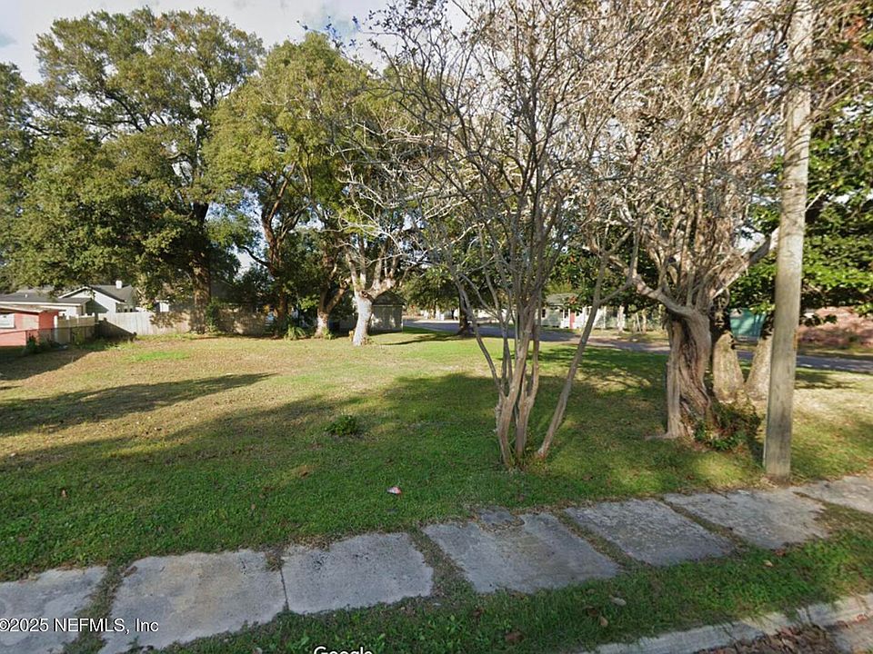 1st image of 2311 W 11TH Street