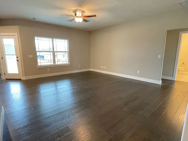 6002 S Iris Ln — Photo 6
