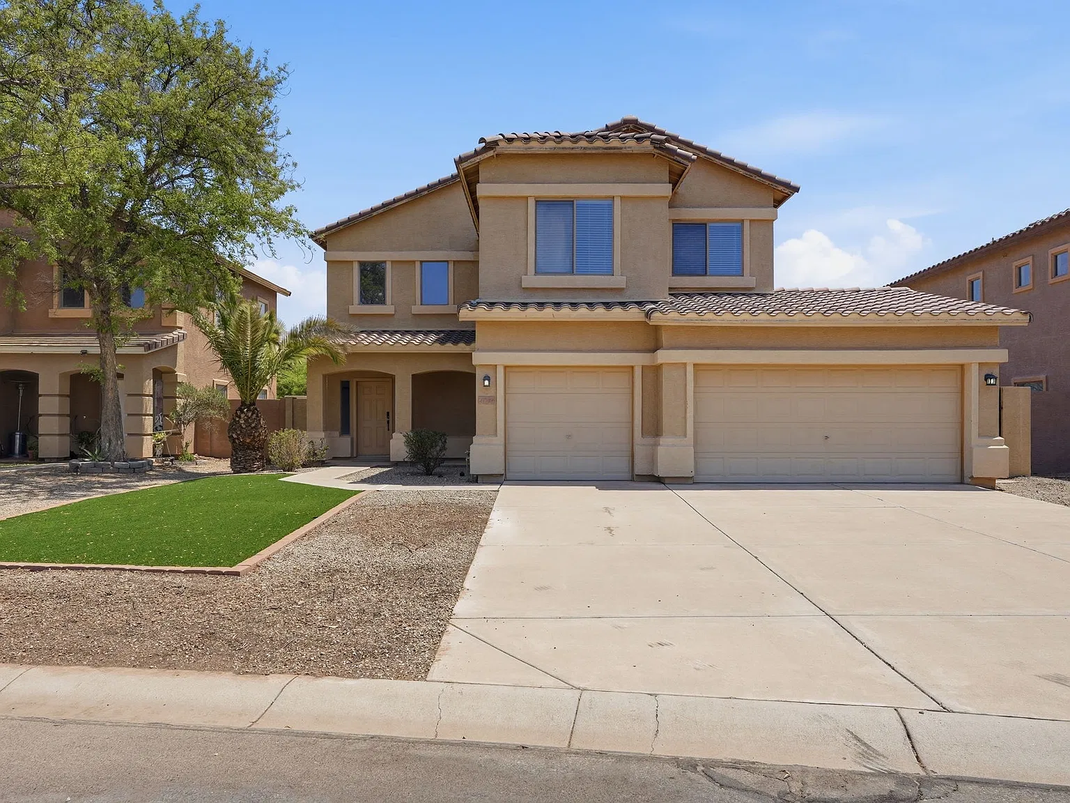 27989 N Muscovite Dr — Photo 2