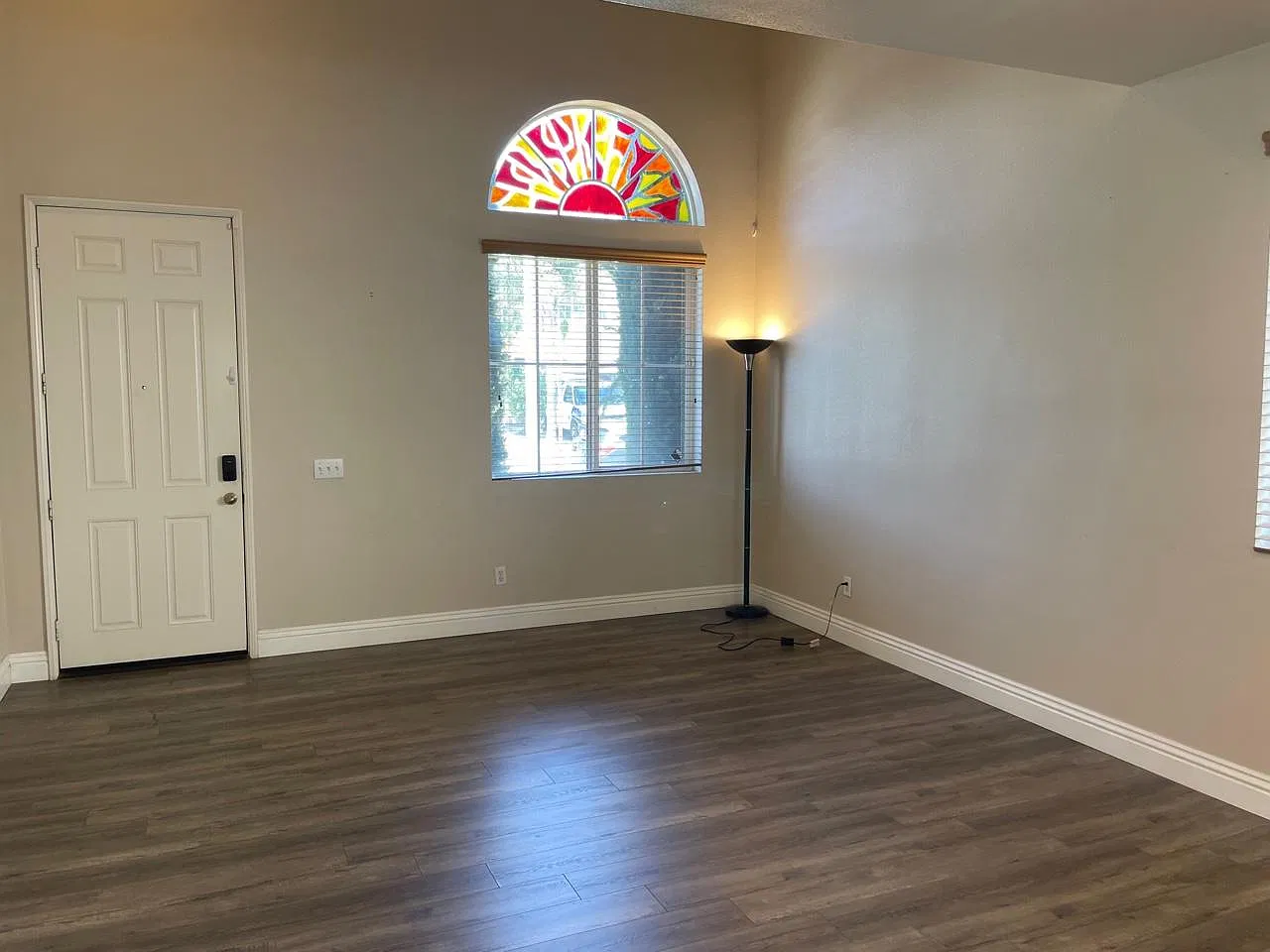 4 bed, 2150 sqft, $3,100 — Photo 2