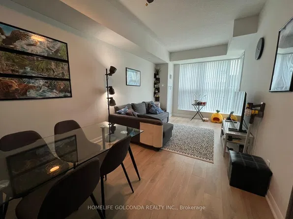 5168 Yonge St, Toronto, ON